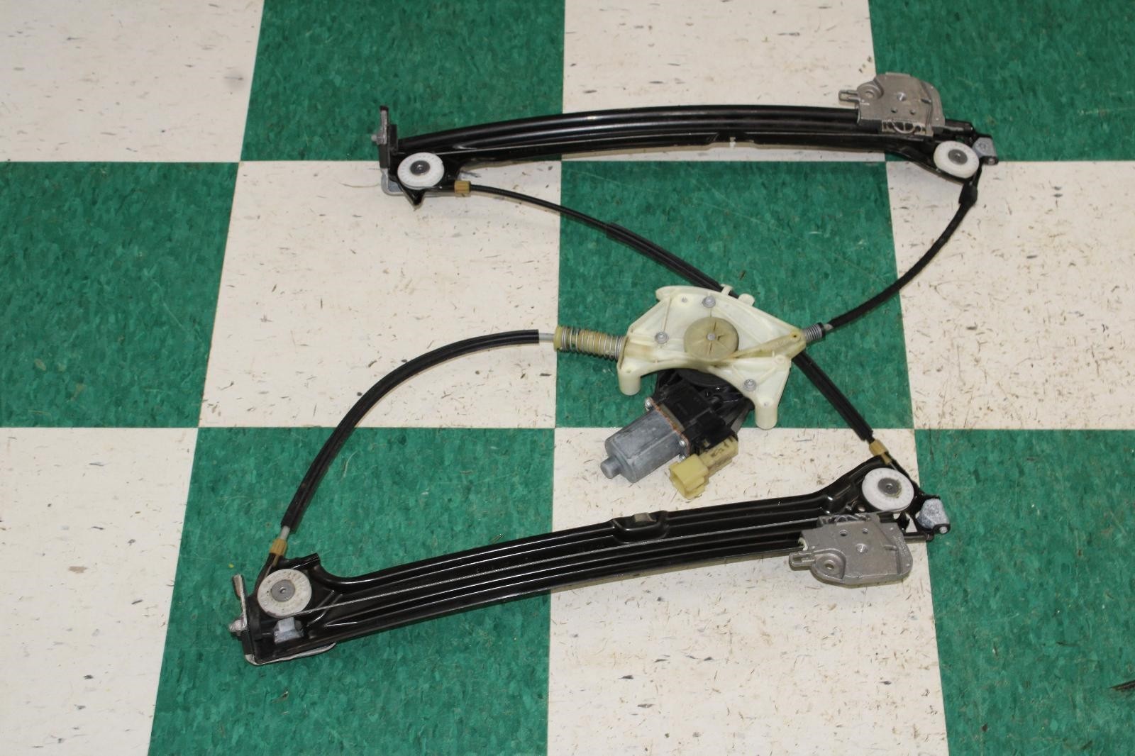 Maserati Ghibli 2014-2017 Front Right Window regulator