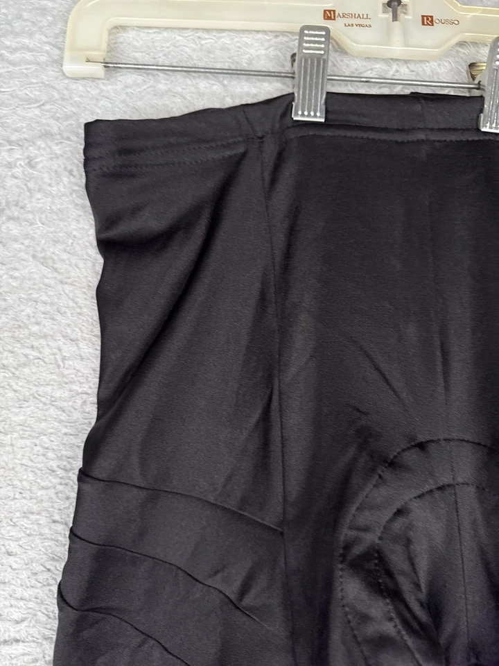 VINTAGE Bellwether Cycling Shorts Mens Medium Black Padded Bike Compression - Image 4 of 4