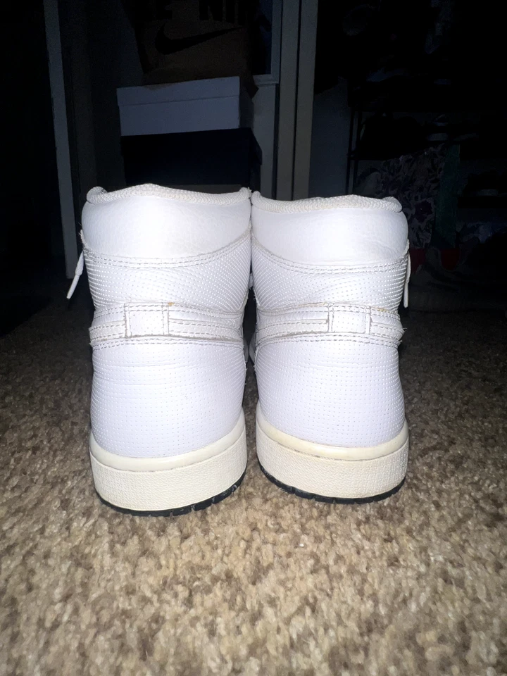 Talla 9.5 - Air Jordan 1 Retro OG Alto Blanco Perforado RARO Foto 2 de 4