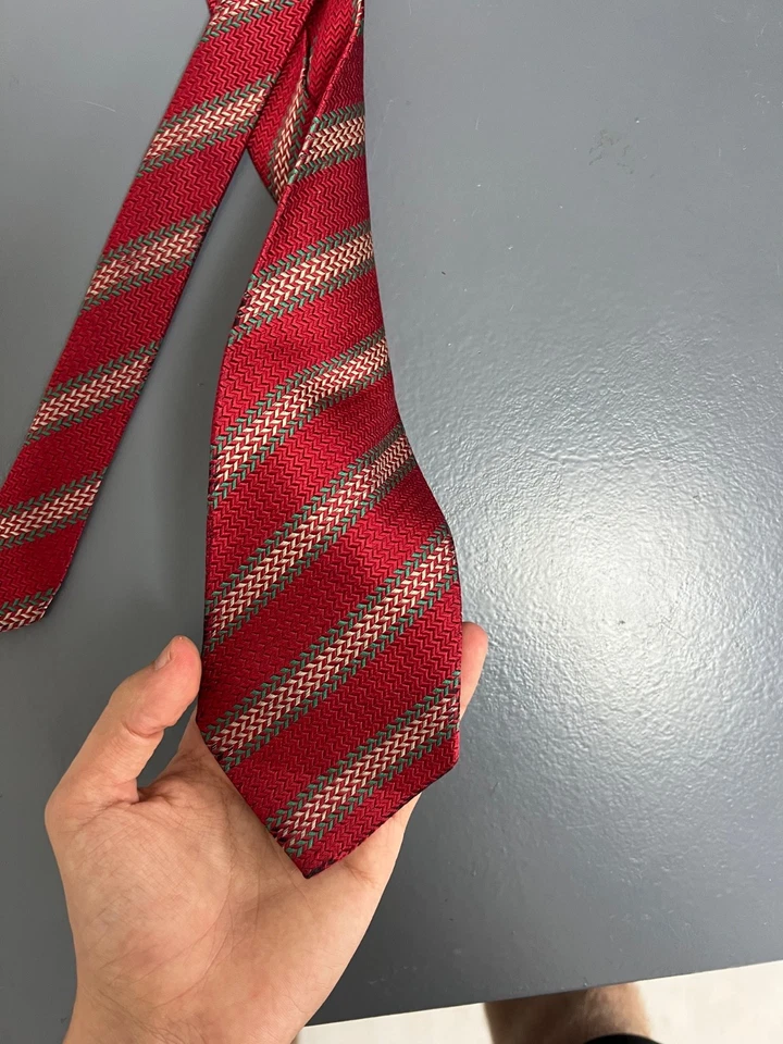 Corbata vintage Bally de lujo 100 % seda de diseñador a rayas roja hecha en Italia para hombre Foto 4 de 4