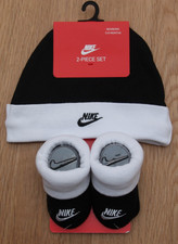 Nike Baby Infant Newborn Hat Booties Set Black White 0-6M