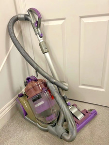 Dyson Animal Zylinderstaubsauger DC08 1600W Silber Lila BRANDNEU MOTOR