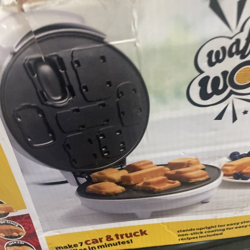 Waffle Wow! Gofrera eléctrica para cocinar divertidos gofres 3D para autos y camiones - Imagen 5 de 11