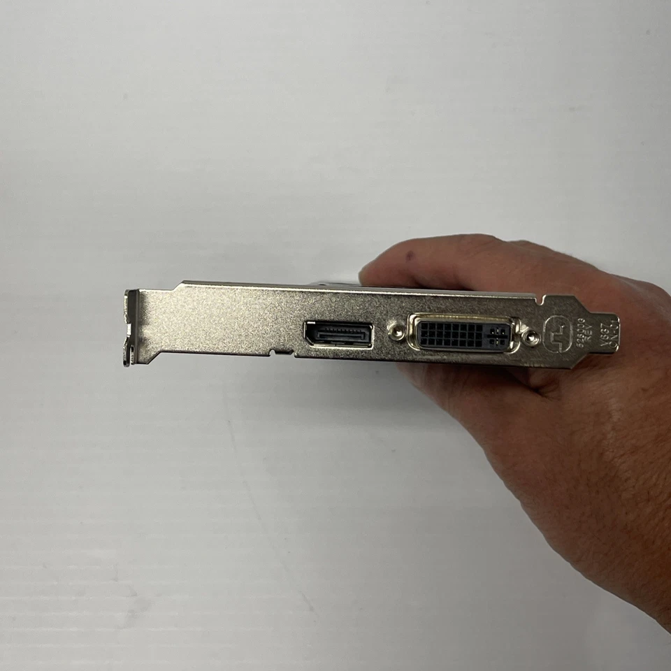 DELL 06HP90 E32-0404940-C24 AMD RADEON R7 350X Read** - Image 4 of 4