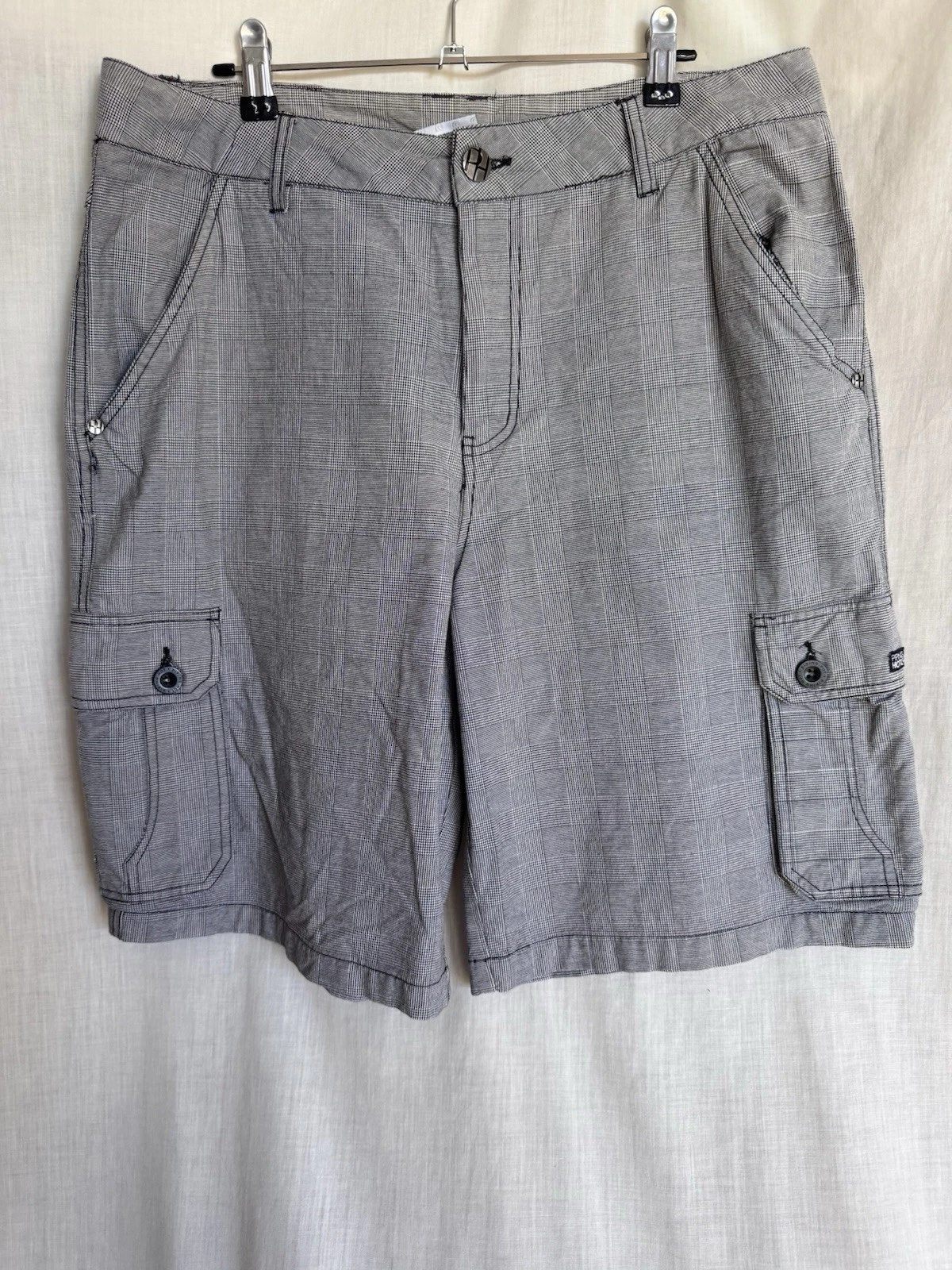 Piping Hot Check Cargo Shorts Grey Size 87 Casual Streetwear