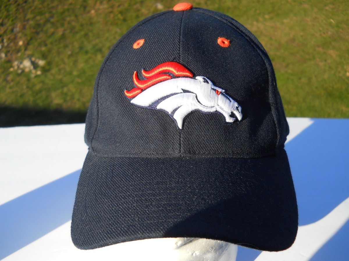 Denver Broncos NFL Strapback BLACK Reebok Hat Cap NOS VTG