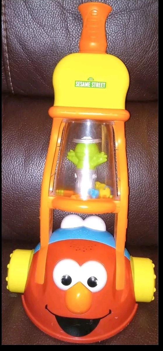 ポム Sesame Street Nom Nom Cookie Clean-up Vacuum - Just Play | Toys