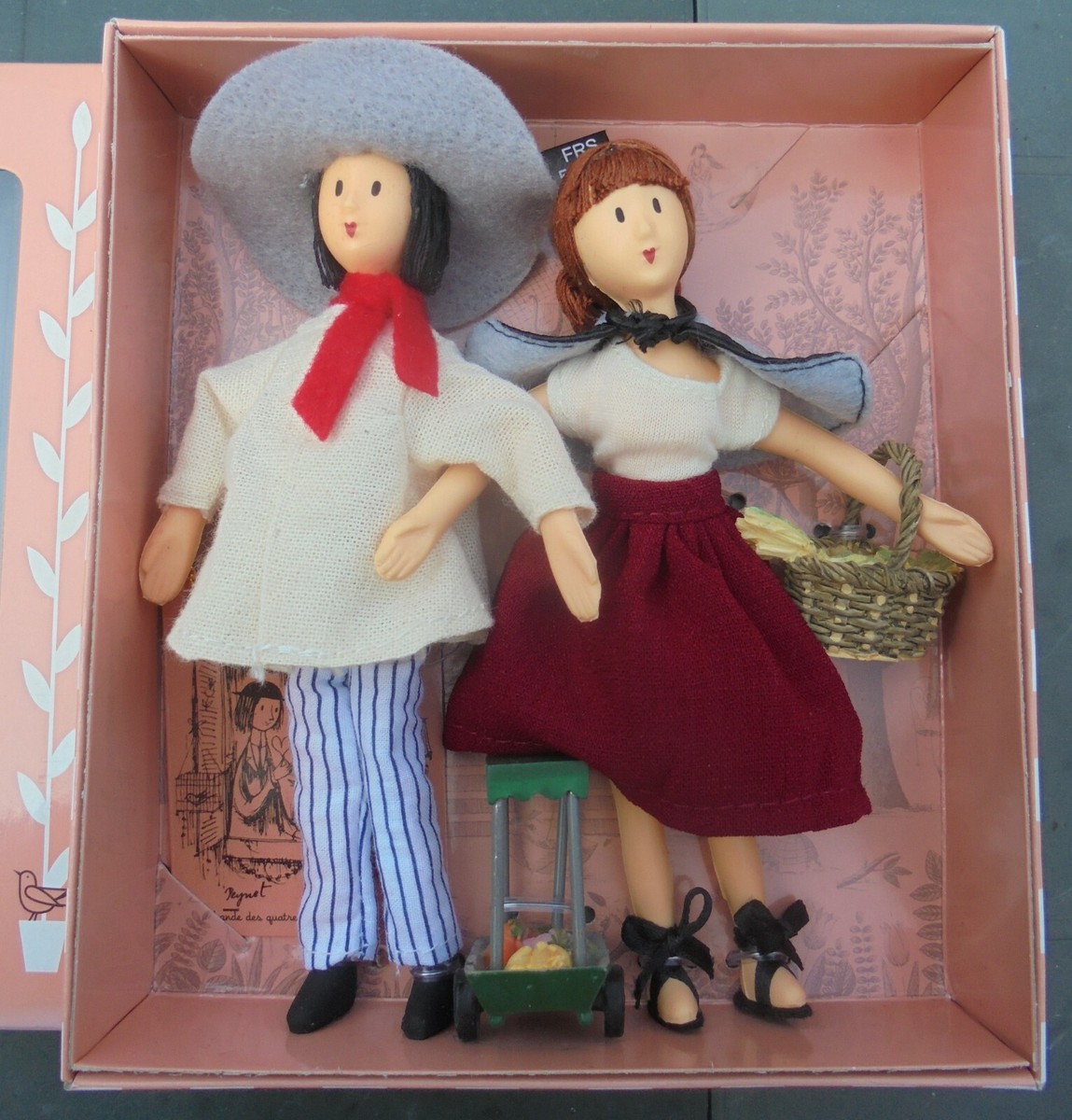 POUPEES MARCHANDE DES SAISONS ET FORT Peynet rééditions Atlas 2007  DN2464/17