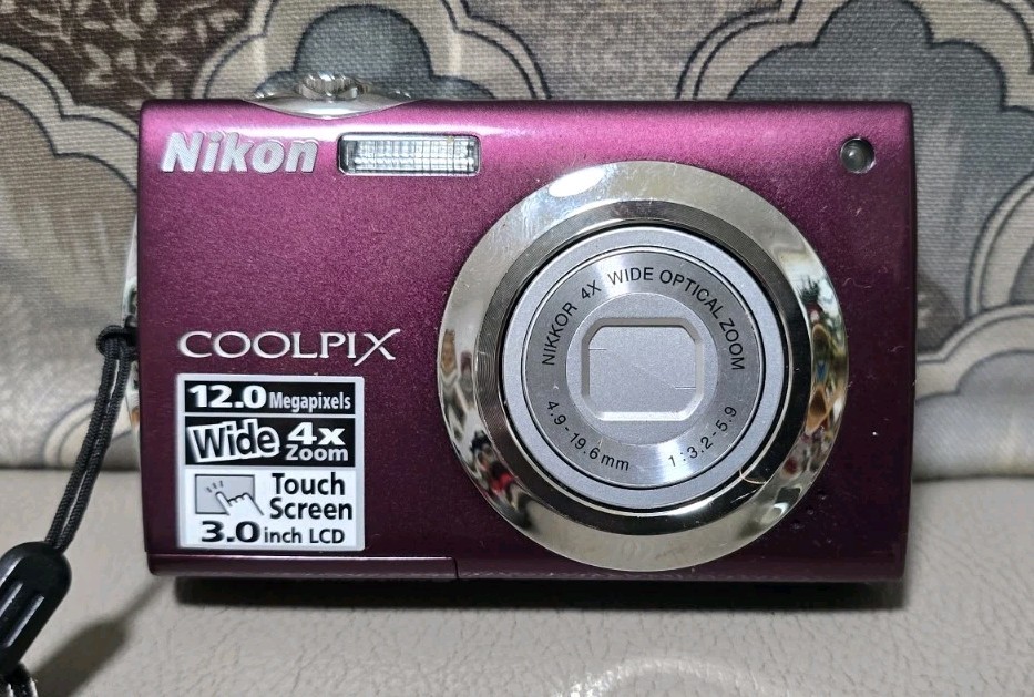 NIKON Coolpix S4000 Digital Camera Purple 4x - Lense Error - Parts