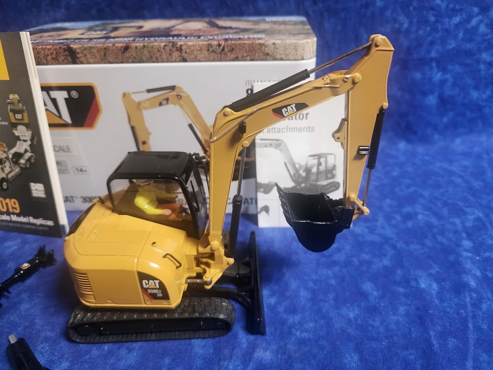 Caterpillar | 1:32 | CAT 308E2 CR SB Mini Hydraulic Excavator | # CAT85239 - Image 2 of 4