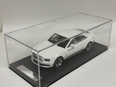 1/18 DF Rolls Royce Spectre in White limited 51 pieces on a black