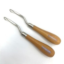 2 Vintage LeeWards Latch Hook Rug Making Tools Wood Handles England 19-01057