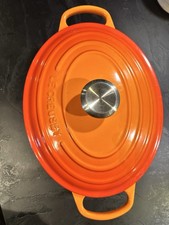 Le Creuset cocotte ovale en fonte émaillée orange avec couvercle 29 France
