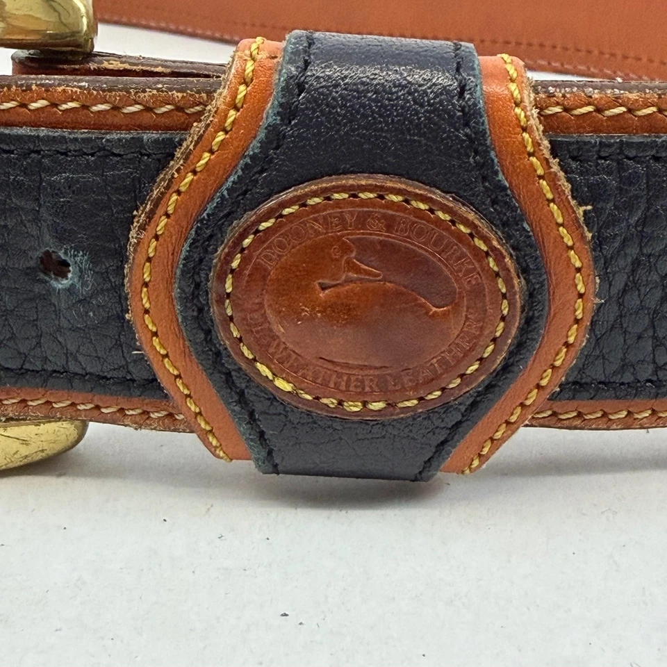 Cinturón de cuero para todo clima Dooney & Bourke para mujer negro marrón dorado grande 34-36 Foto 2 de 4