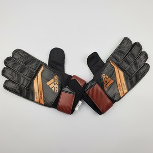 predator replique goalkeeper gloves