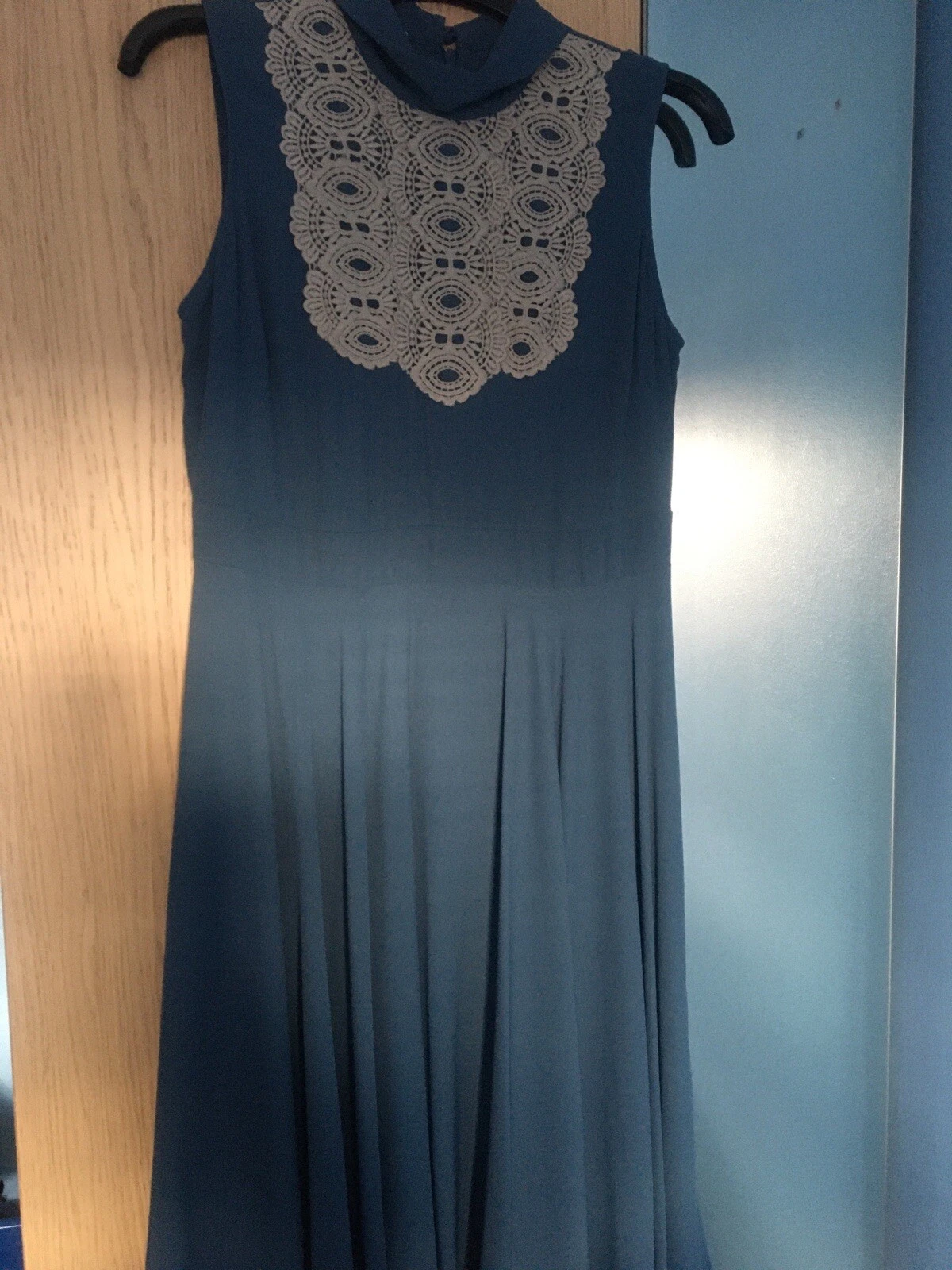 Picture 4 of 11