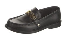 Preços baixos em Mocassim Moschino Flats para mulheres