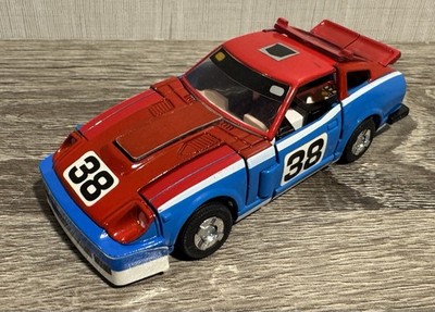 Transformers G1 Smokescreen! Windshield intact, Back windows overextended. 