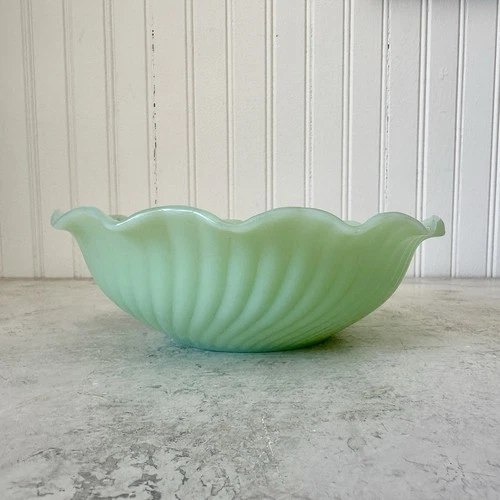 Fire King Jadeite Ruffle Edge Ribbed Swirl Bowl 7.5” EUC Vintage Green Glass