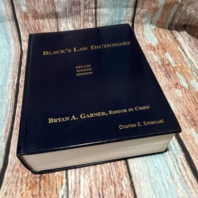Black's Law Dictionary Deluxe 8th Edition Hardcover - Bryan A. Garner