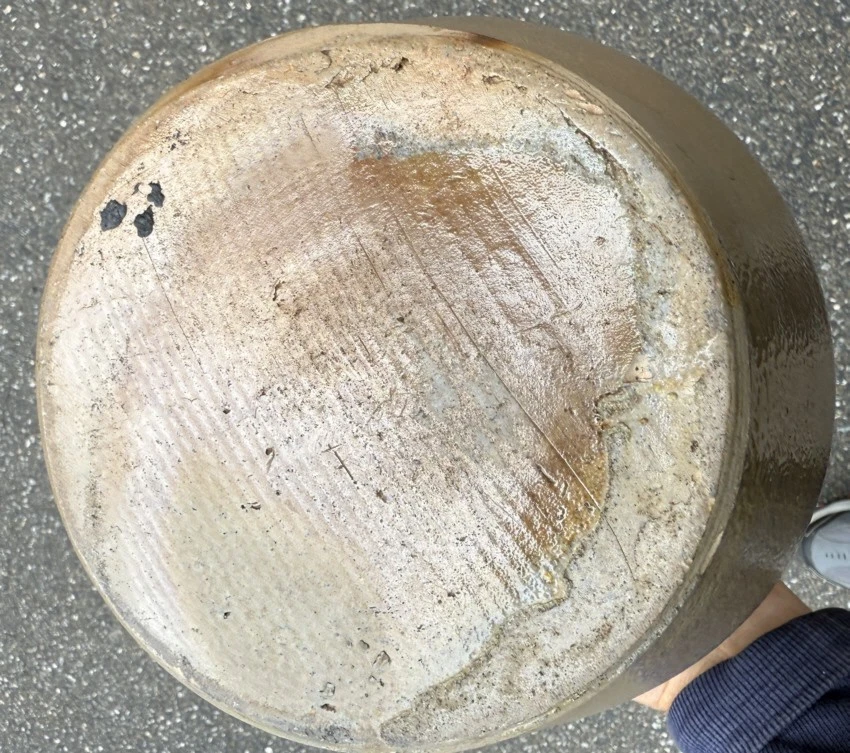 Vasija de gres cocina rural siglo XIX con decoración de flores azul cobalto sin firmar. Foto 4 de 4