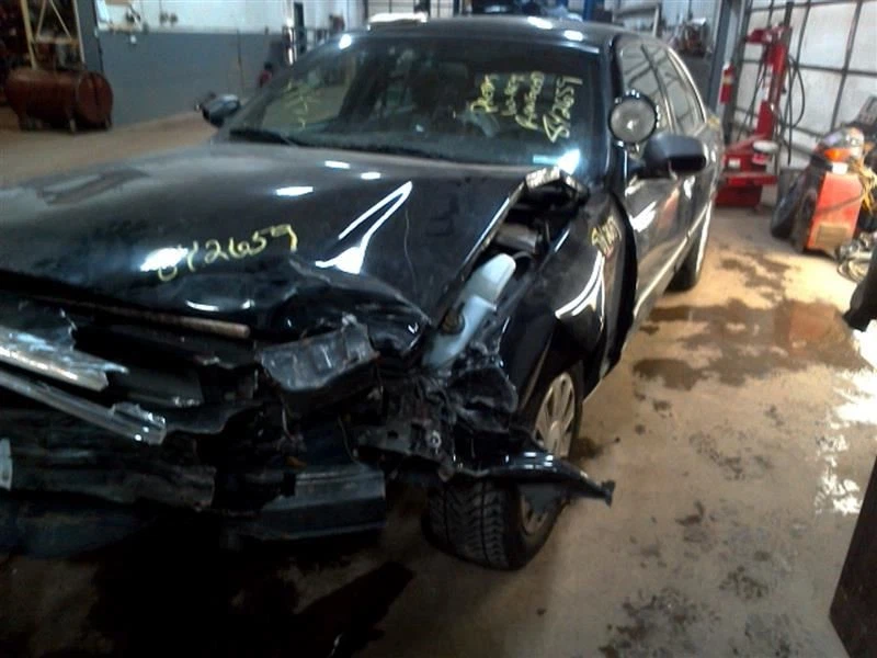 Cilindro maestro de freno Crown Vic Sku #2362236 2011 Foto 2 de 4