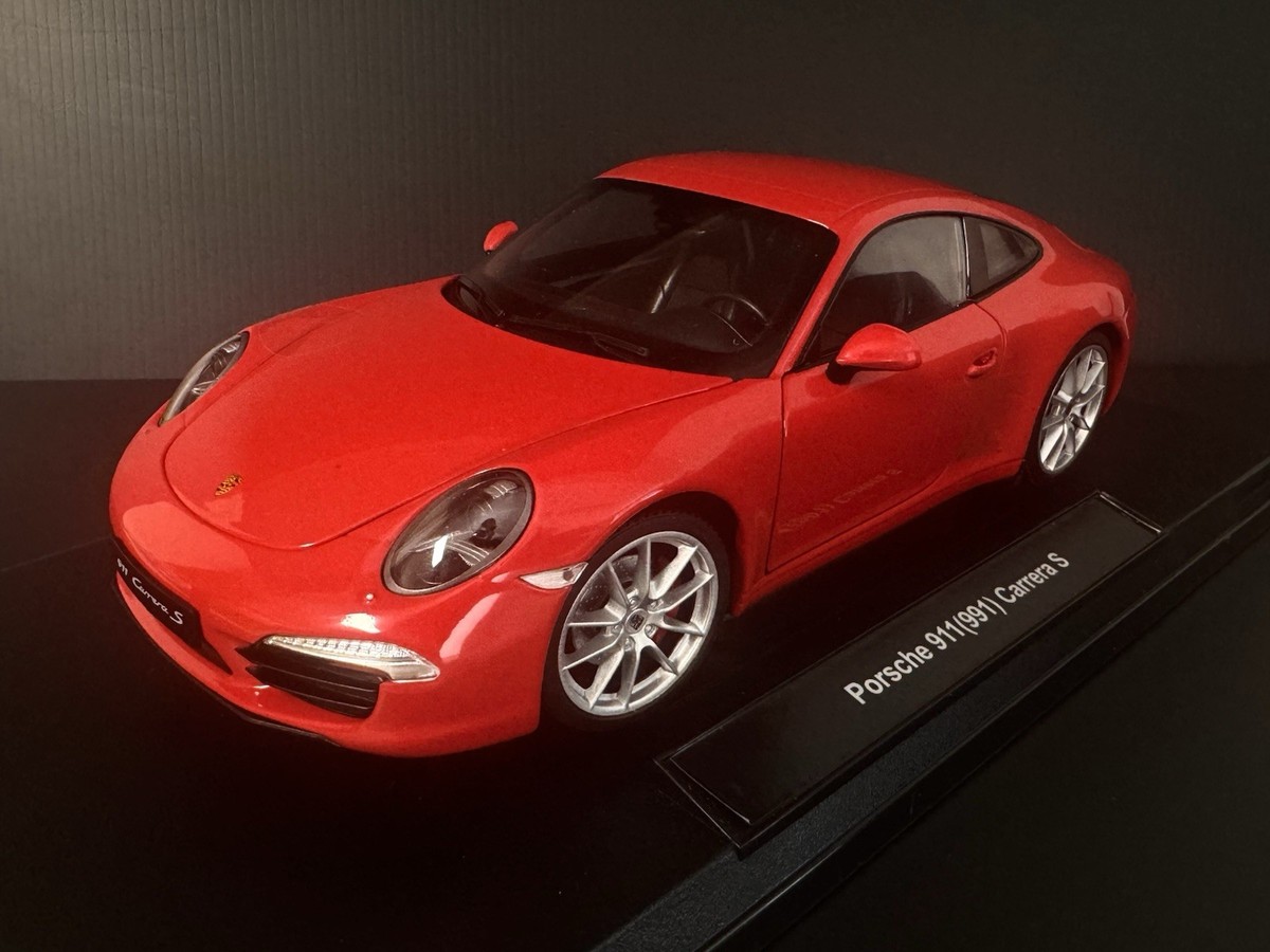 Mô hình xe PORSCHE 911 (991) CARRERA S 1:24 WELLY
