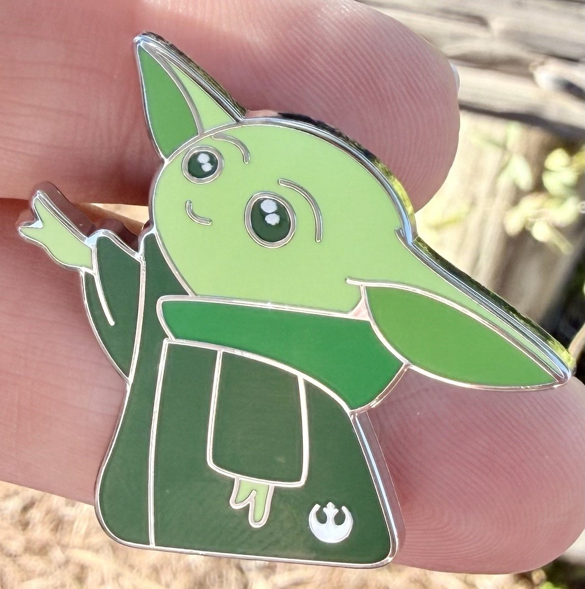 2025 Disney Hidden Mickey Pin Green Color Story Grogu Chaser Wave