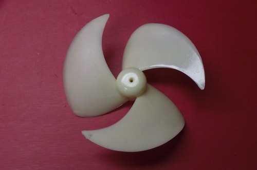 Amerikanische Kühl-Gefrierkombination RANGEMASTER SXS663 REAR FAN BLADE