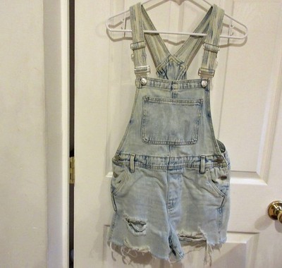 REFUGE~Distressed DENIM SHORTALLS~size MEDIUM~NEW~Bib Overalls JEANS Shorts