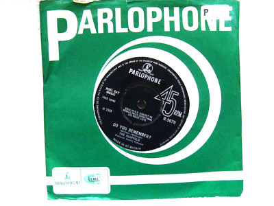 THE SCAFFOLD  DO YOU REMEMBER / CARRY ON KROW   VINYL 7'' Parlophone R5879