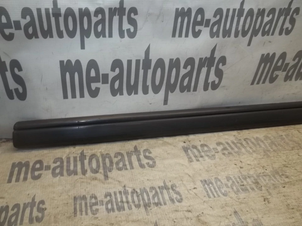 1986-1989 MERCEDES BENZ E CLASS W124 OEM RIGHT FRONT UPPER DOOR MOLDING MOULDING - Image 4 of 4