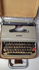 OLIVETTI LETTERA 22 TYPEWRITER. LARGE PICA FONT. SPANISH LAYOUT.1950 IVREA ITALY