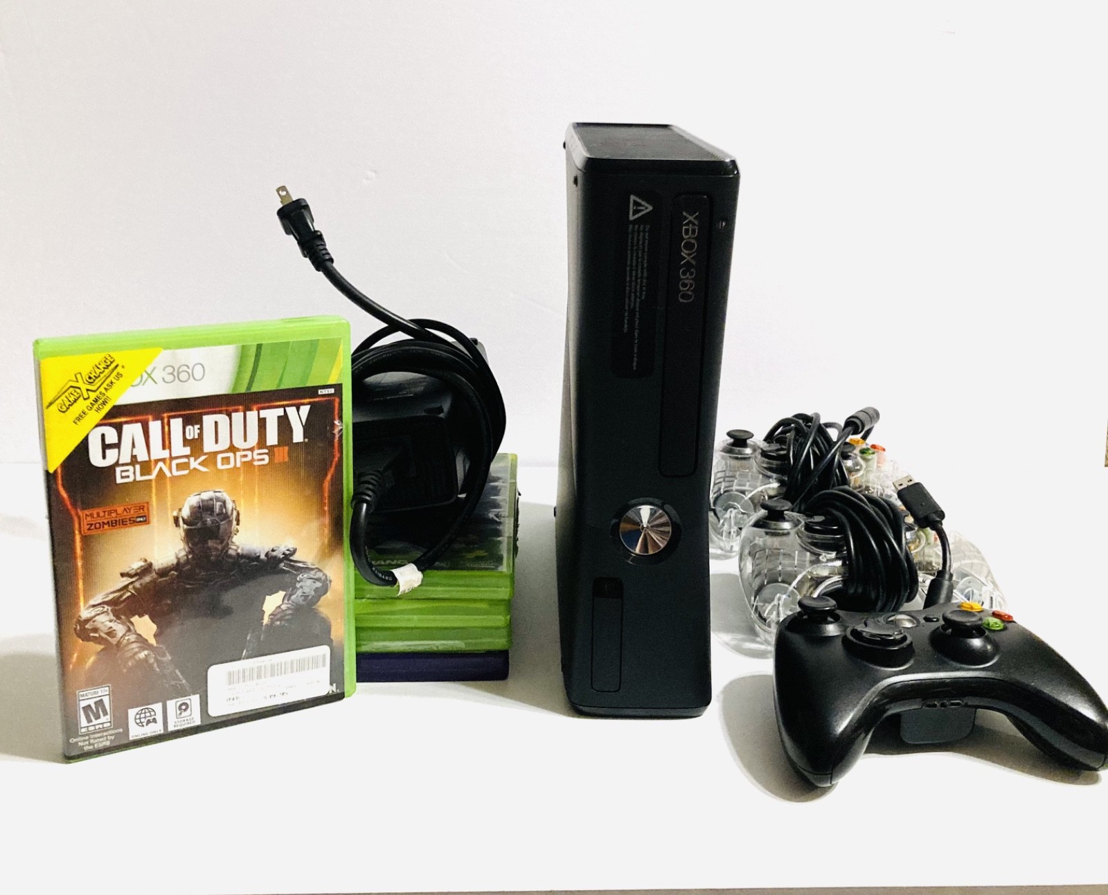 Microsoft Xbox 360 Slim 250GB  (NTSC) 5 Game Bundle