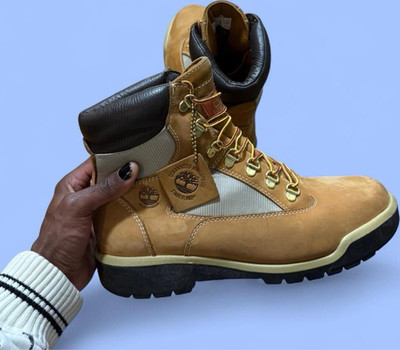 Timberland wheat 6'' field boots aka ''Mac & Cheese''.