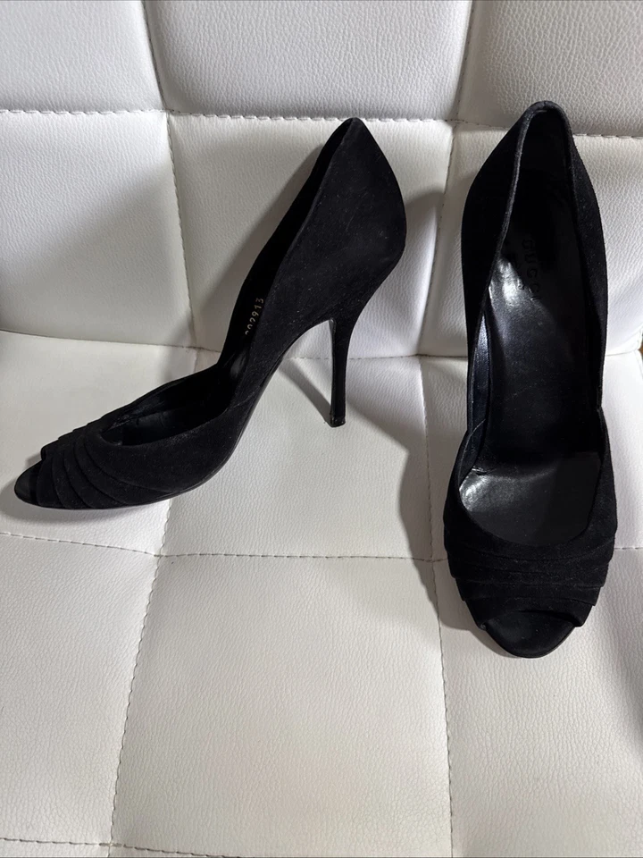 Gucci Women’s Black Suede Peep Toe Heels Lightly Used. US Sz 8. Sexy! Classy! - Image 3 of 4