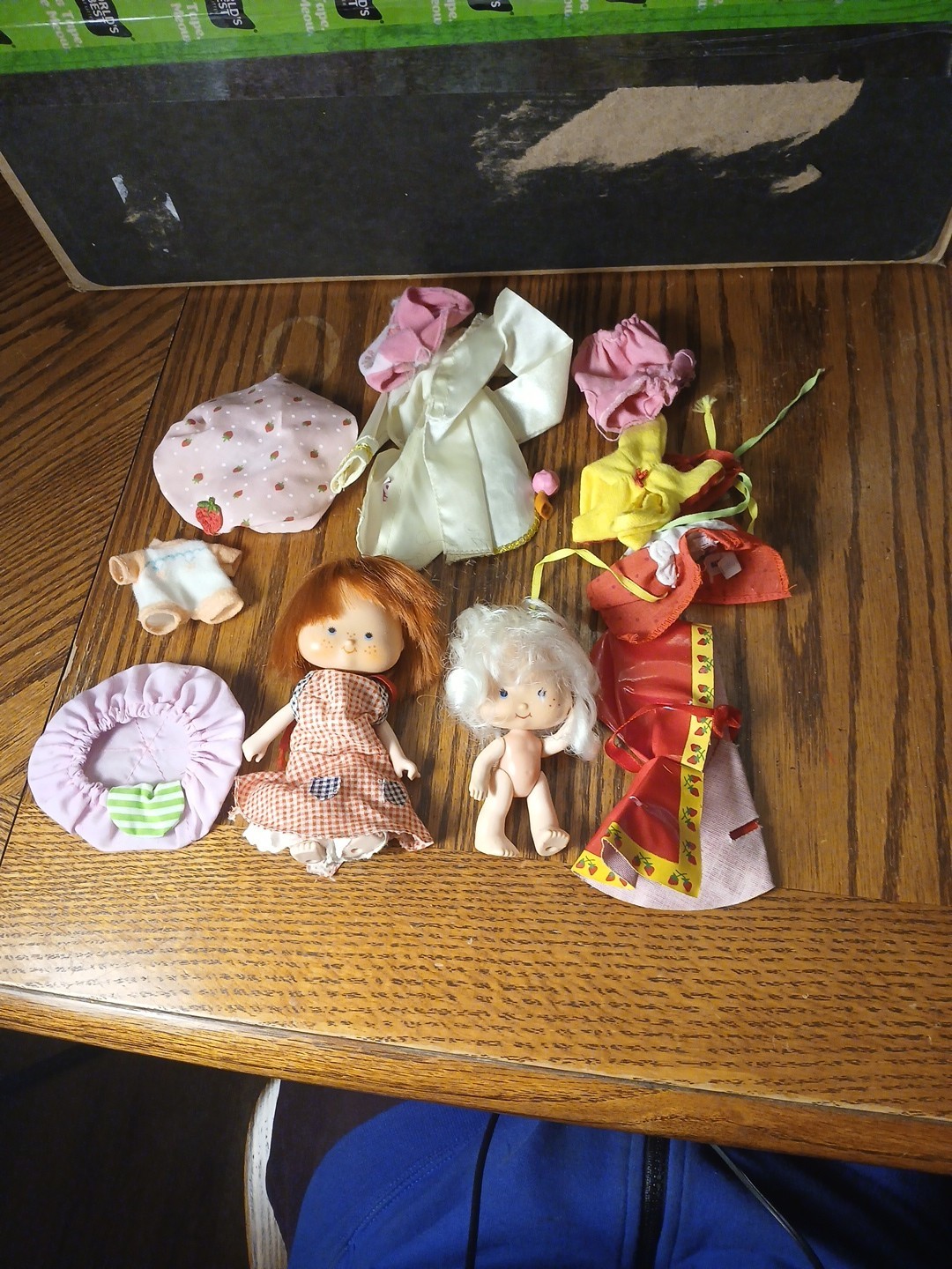VINTAGE Strawberry Shortcake 1980's BERRY WEAR Clothing & Shoes LOT Dolls Rainy