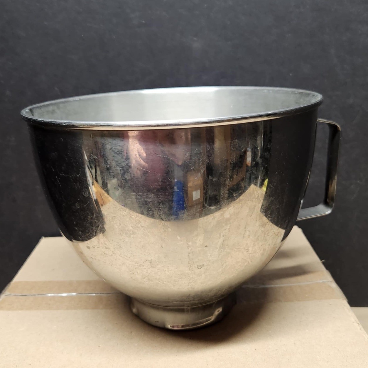 KitchenAid 4.5 QT Stainless Steel Mixing Bowl with Handle and Twist Lock-image