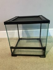 A Small Habitat Terrarium with The Measurements of L30XD30XH32 Reptile Habitat