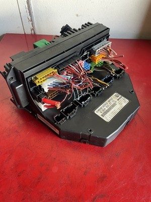 OEM A2049000700 MERCEDES BENZ C300 C250 FRONT SAM FUSE RELAY BOX MODULE 2009