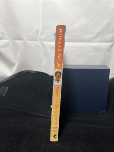 Roll of Thunder by Mildred D. Taylor Young Paperback Adult Acceptable Condition - Picture 3 of 4