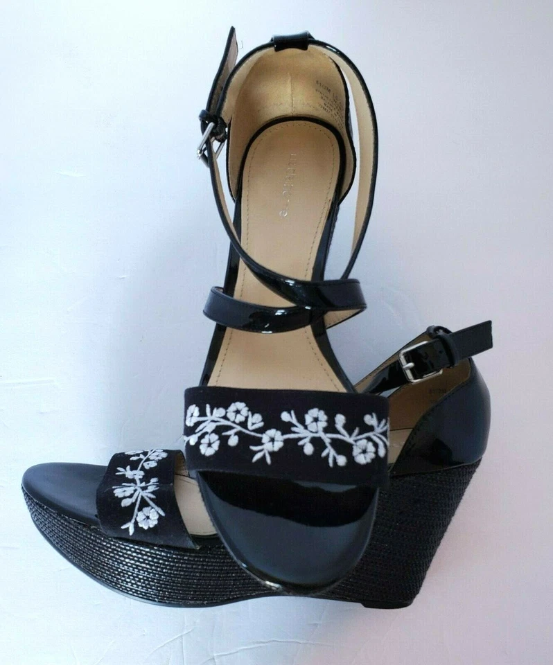 LIZ CLAIBORNE Sizes 8.5 Black Strap Wedge Heel Sandal Shoes L C Cottom - Image 2 of 4