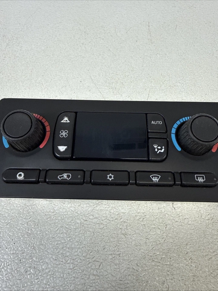 05-06 Chevy GMC Envoy Trailblazer Climatizador Calefacción Control Aire Acondicionado OEM 15845093 Foto 3 de 4