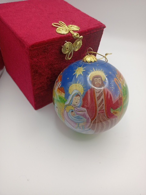 2005 Pier 1 Glass Ornament Ball The Manger Christmas Velvet Box