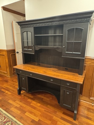 Large Two-Piece Office Desk & Hutch Combo – Great Condition