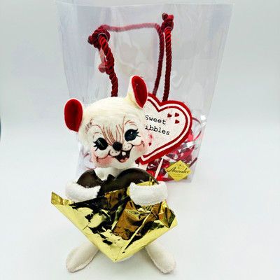 Annalee Sweet Nibbles 6'' Mouse Doll Valentine Chocolate Foil Heart Gift Bag 2006