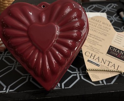 Chantal Ceramic Heart Shaped Mold Valentine Bakeware 2.5 Cups Burgundy