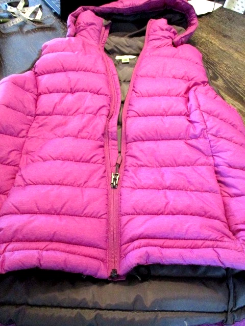 CHALECO ACOLCHADO MUJER MARCA MANDARINA MORADO, TALLA M Foto 3 de 4