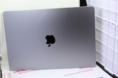 2024 Apple MacBook Air 15.3'' M3 | 8GB RAM | 512GB SSD | 100% Battery | Warranty