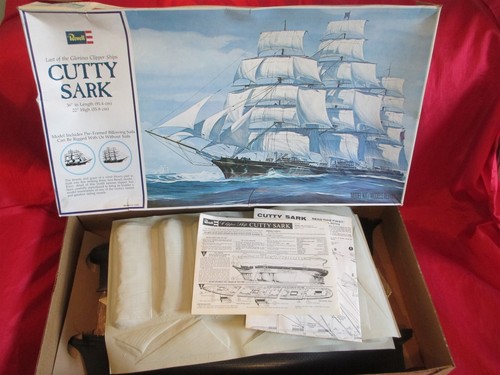 VINTAGE REVELL LARGE CUTTY SARK SHIP SAILBOAT 1/96 SCALE MODEL KIT